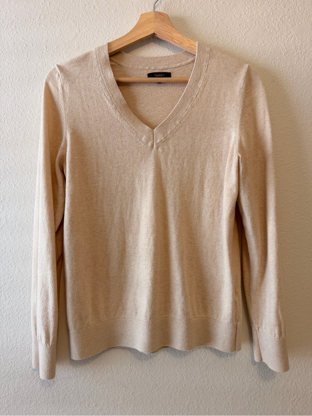 Quince Lightweight Cotton Cashmere V-Neck Sweater